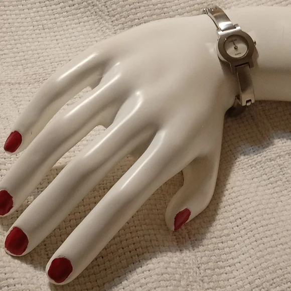 Cartier Quartz Watch - Picture 5 of 9